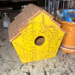 Melissa & Doug paint yourself design your own birdhouse wooden bird feeder​